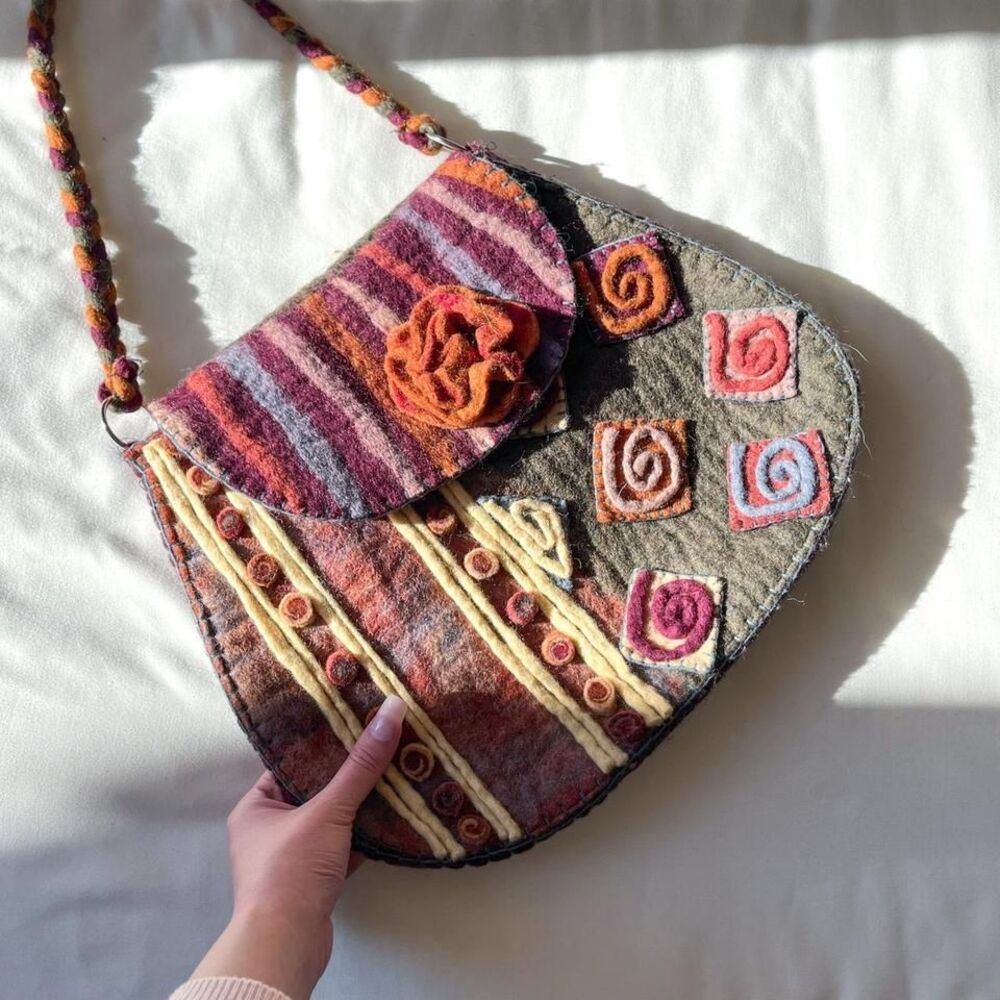 rising tide 100% wool folk art‎ bohemian large purse - Picture 2 of 3